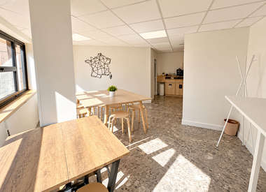 Local professionnel 3 Pièces 57 m²